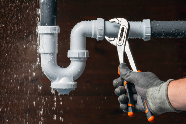 Professional Leak Detection technician working in Woodway, WA